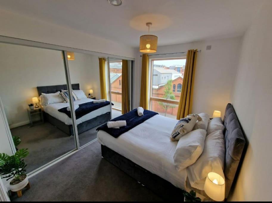Modern Apartment, Sleeps 6, Belfast City Centre Exterior foto